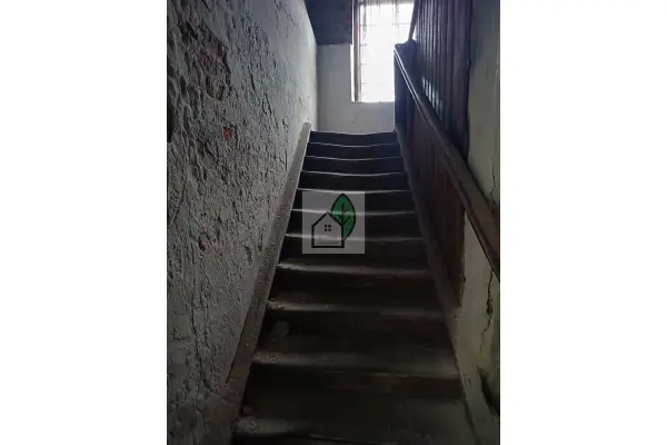 piaseczyński, Góra Kalwaria, Kamienica z potencjałem centrum miasta