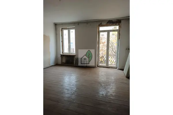 piaseczyński, Góra Kalwaria, Kamienica z potencjałem centrum miasta